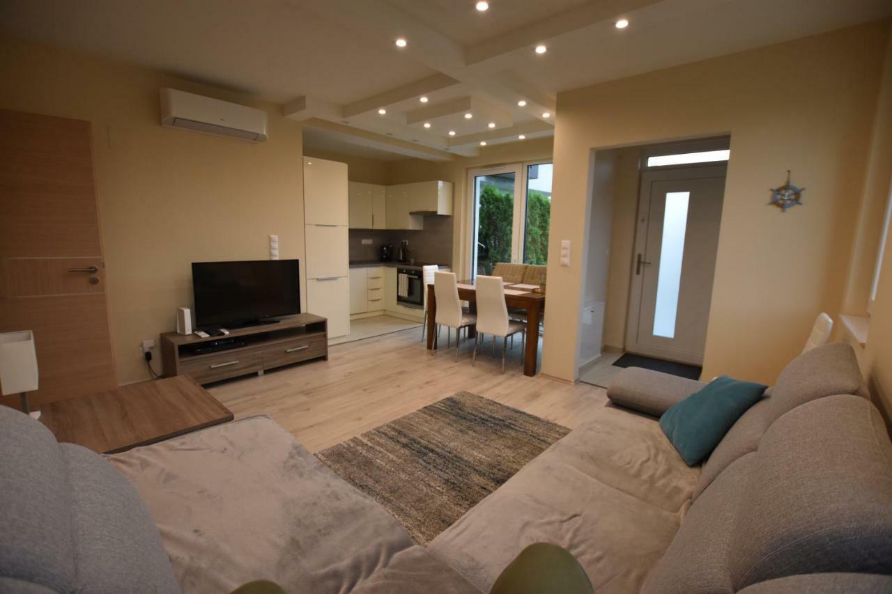 Azur Apartman 巴拉顿菲赖德 外观 照片
